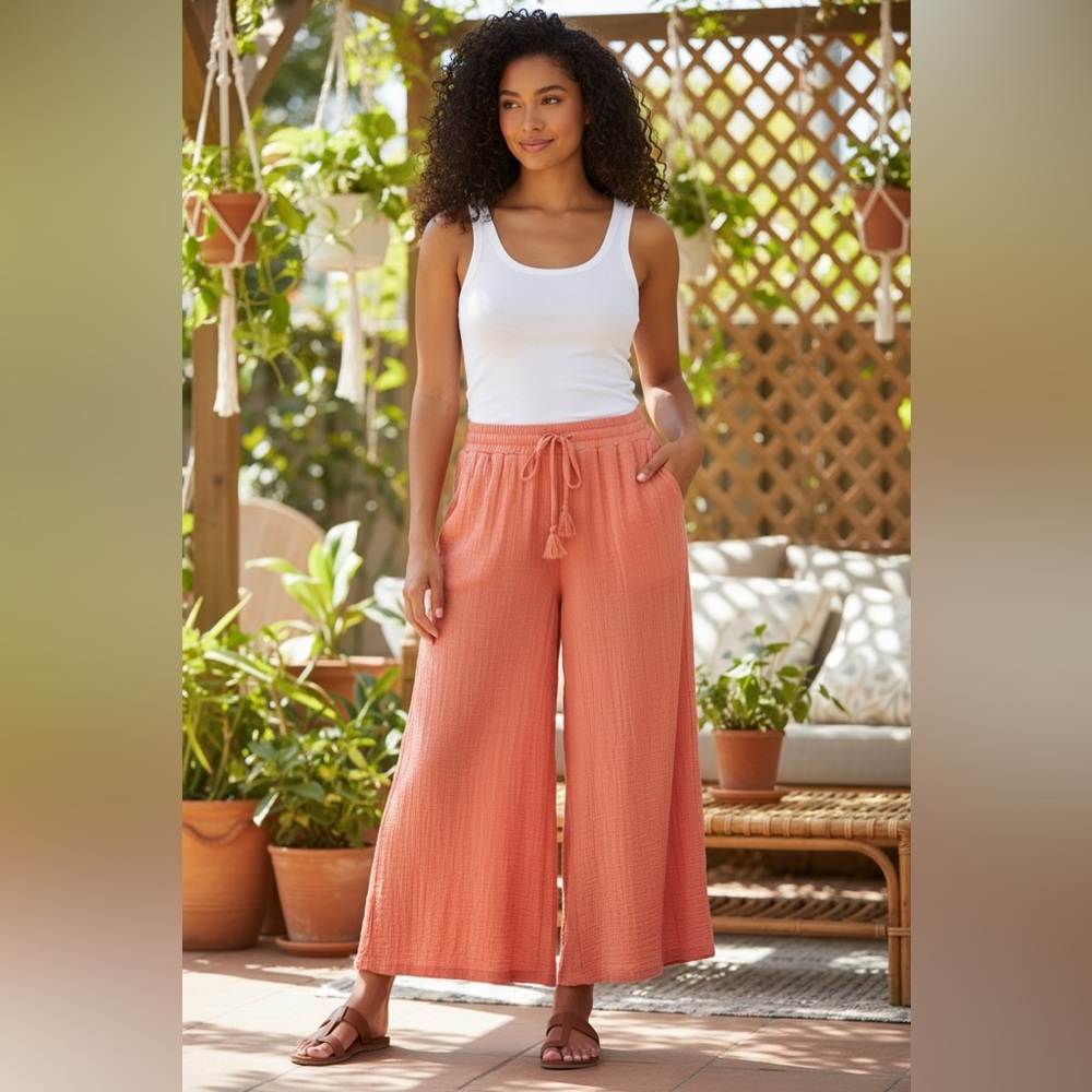 Women's Wide Leg Coral Capris